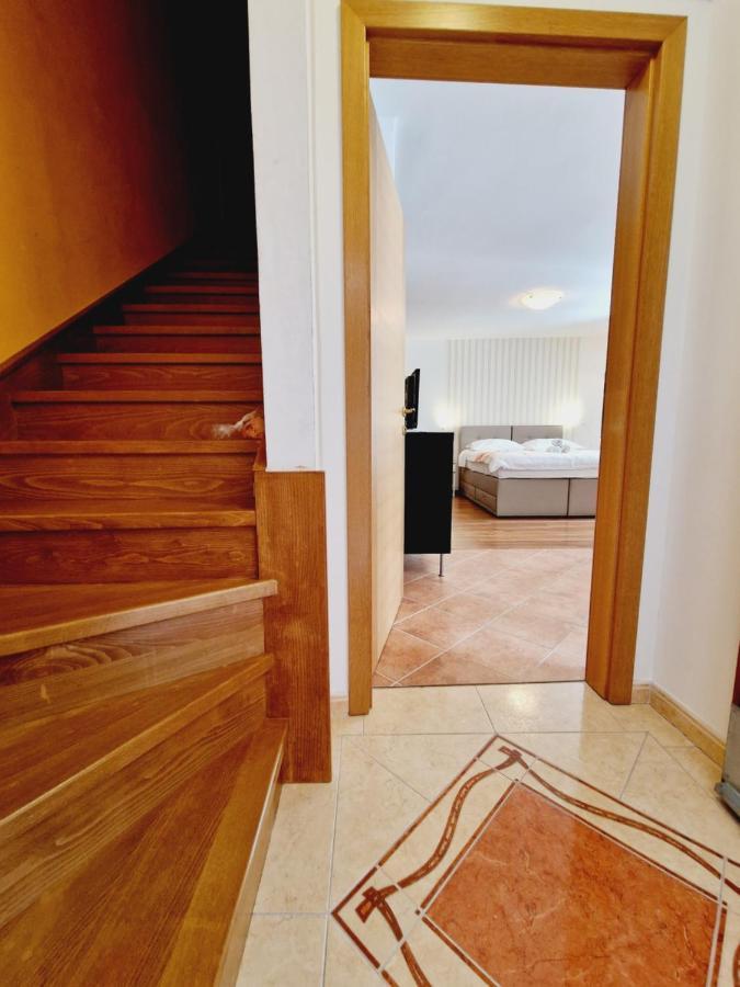 Apartment Casa Nova โรวีน ภายนอก รูปภาพ