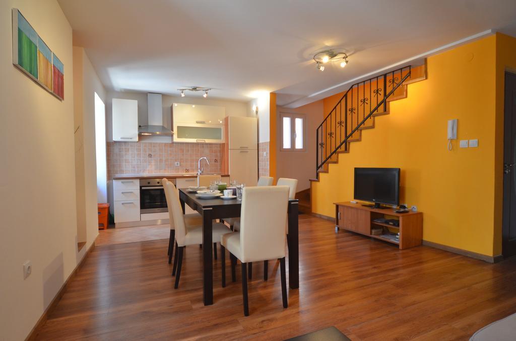 Apartment Casa Nova โรวีน ภายนอก รูปภาพ