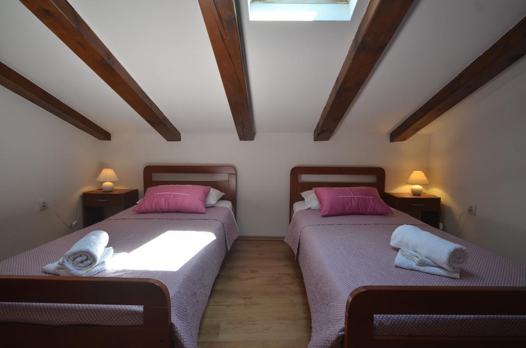 Apartment Casa Nova โรวีน ภายนอก รูปภาพ