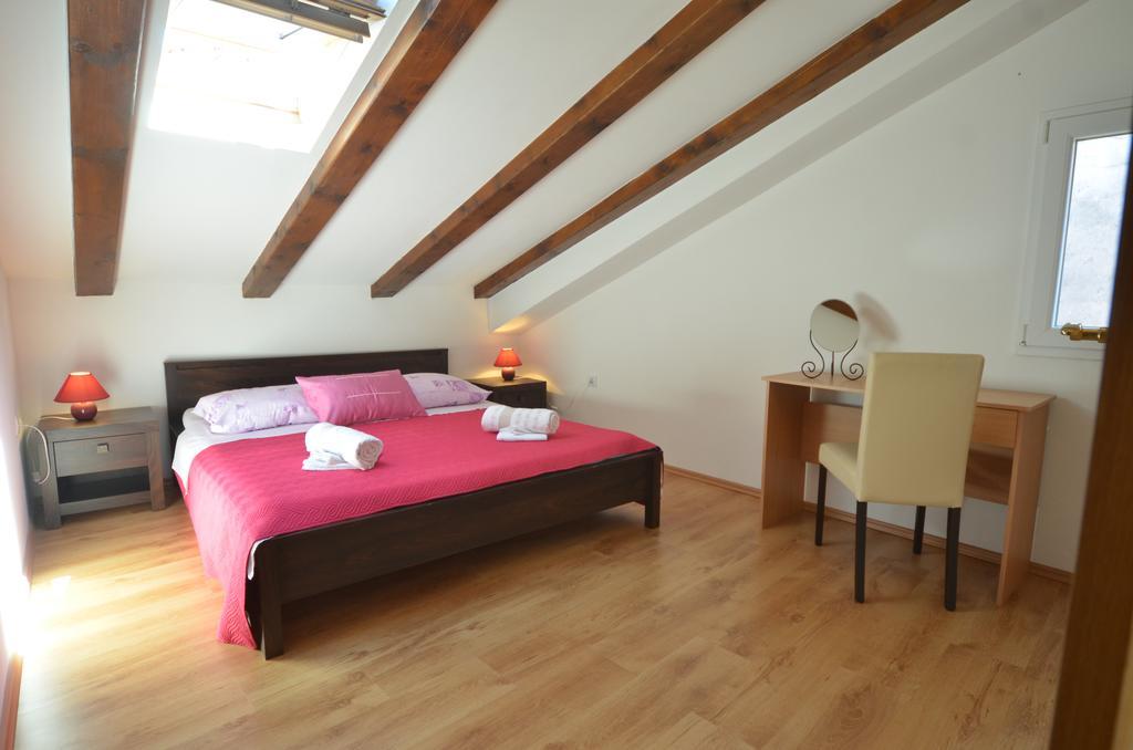 Apartment Casa Nova โรวีน ภายนอก รูปภาพ