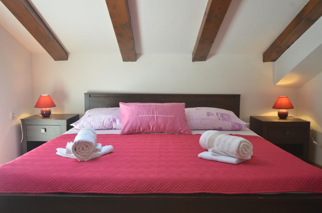 Apartment Casa Nova โรวีน ภายนอก รูปภาพ